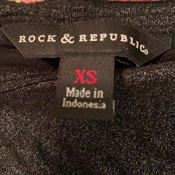 Rock & Republic Y2K sparkle tee - Picture 2 of 3